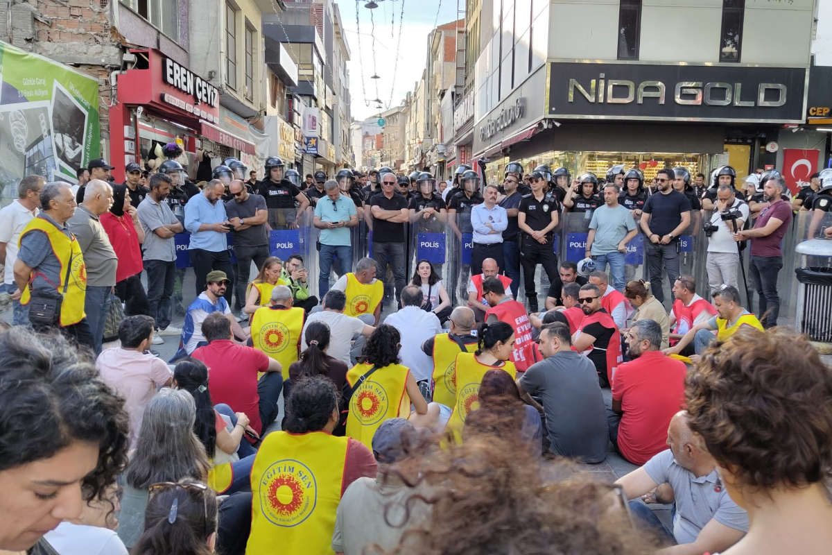 Gebze'de öğretmenlere barikat