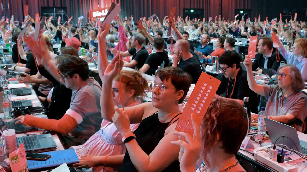 Die Linke Kongresinden izlenim: Fırtınadan önce