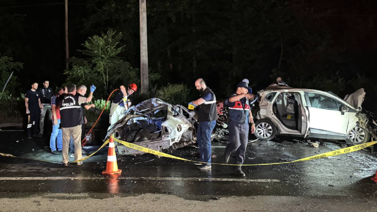 Karadeniz Sahil Yolu’nda zincirleme kaza sonrası araçlar alev aldı: Çok sayıda ölü ve yaralı var