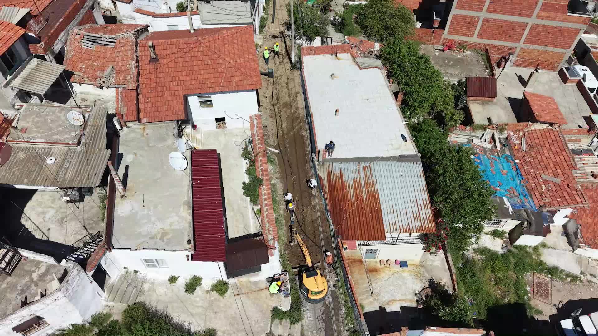 BASKİ Genel Müdürlüğü, Edremit'te 50 yıllık asbestli su hatlarını yeniledi
