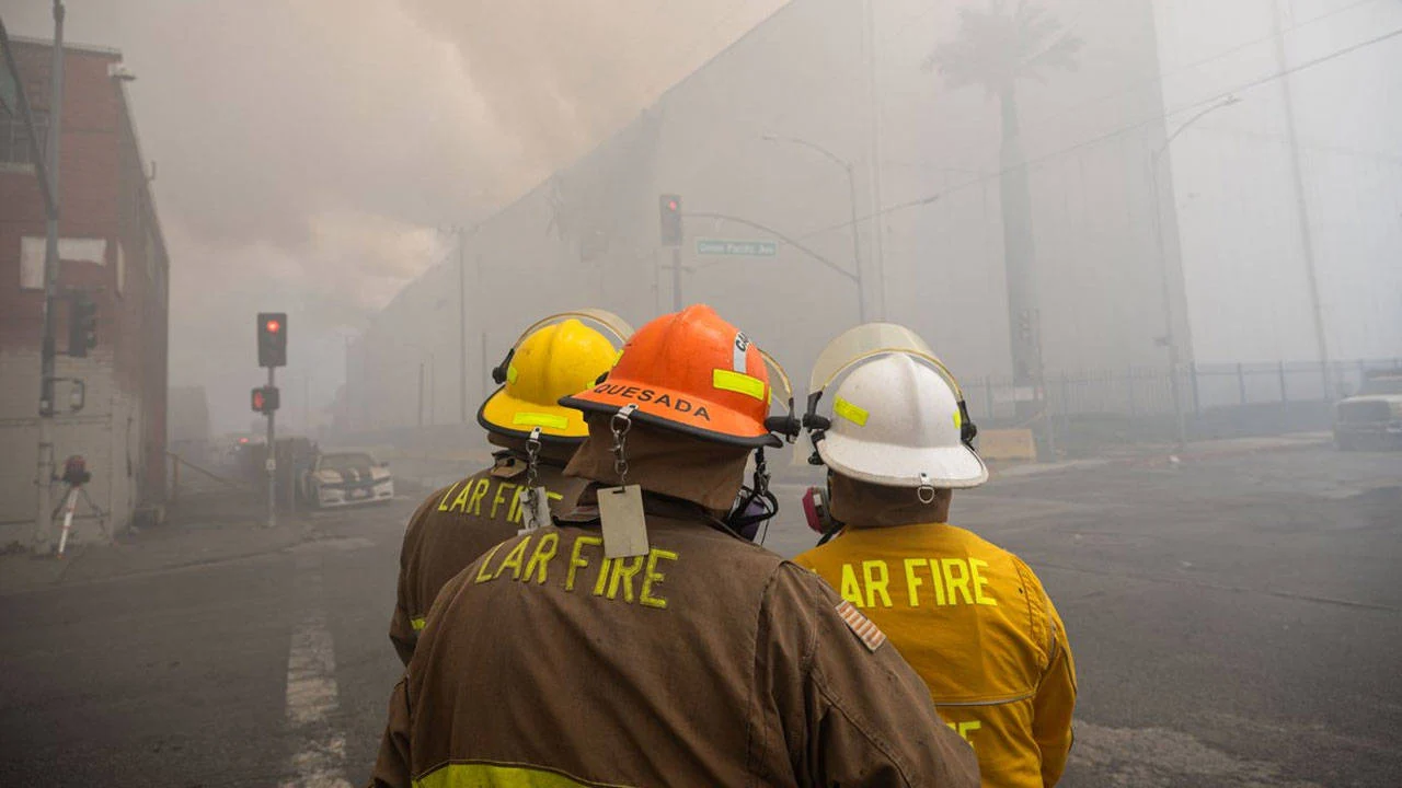 Los Angeles depo yangını yaklaşık bir haftadır sürüyor