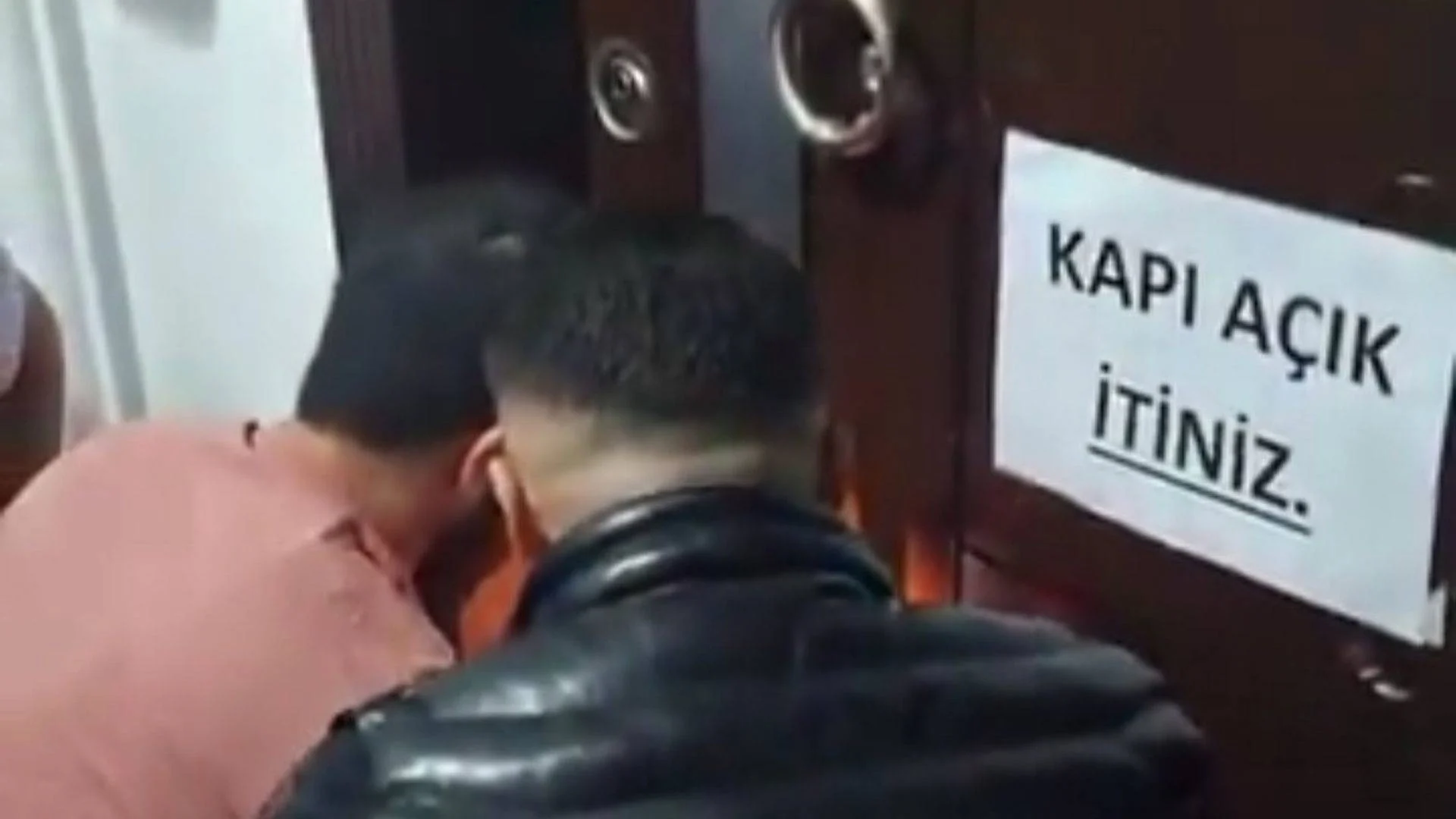 CHP'li Veli Ağbaba: Butlan yönetimi tarafından atananlar Malatya İl Başkanlığı'na çilingirle girdi