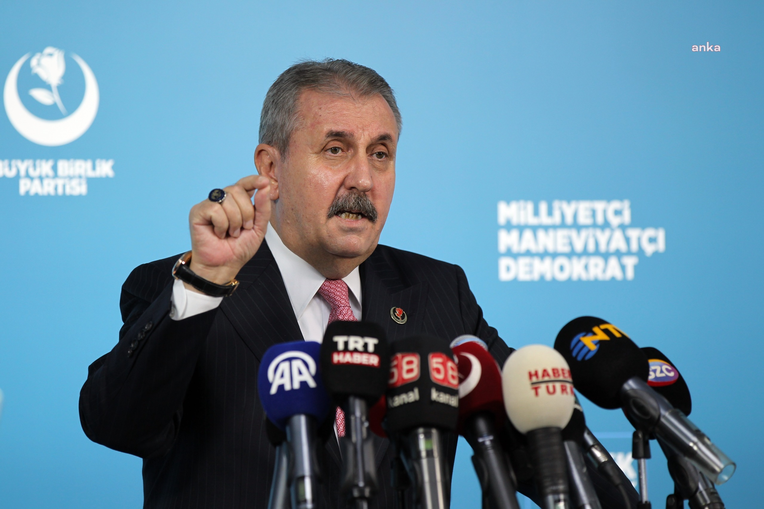TBMM Başkanı Kurtulmuş, Azerbaycan Başbakanı Esedov ile görüştü