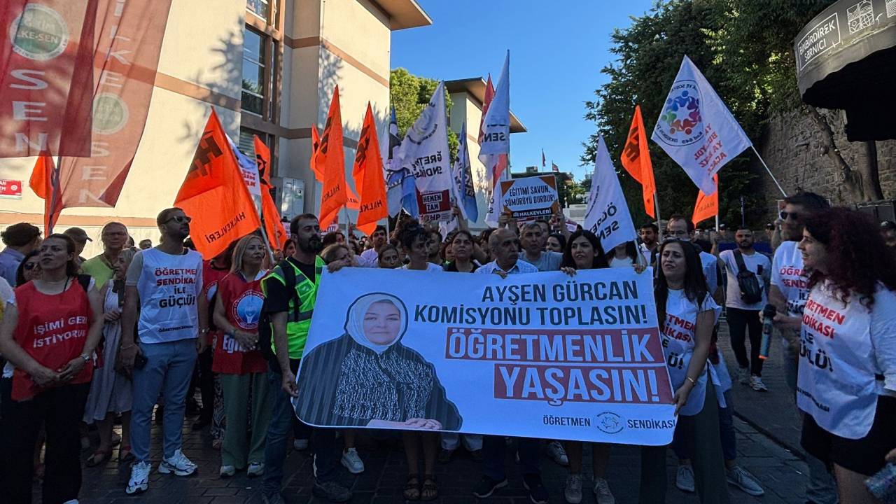 İktidarın öğretmenlere reva gördüğü bu: Sınıftan garsonluğa