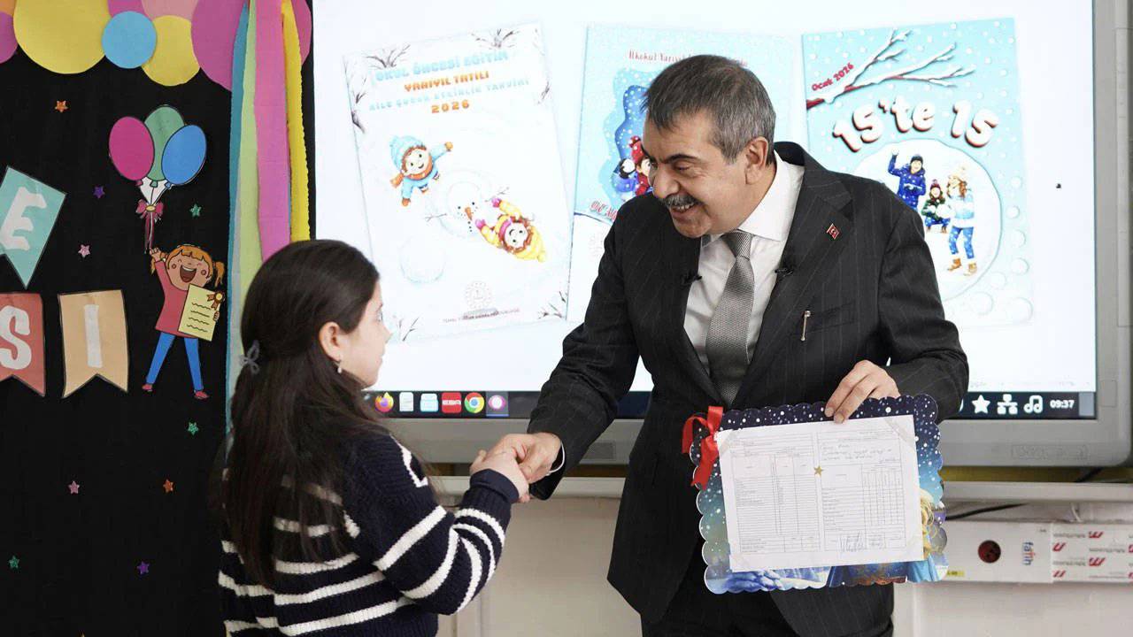 Milli Eğitim Bakanlığı'ndan karnelerde Atatürk kararı