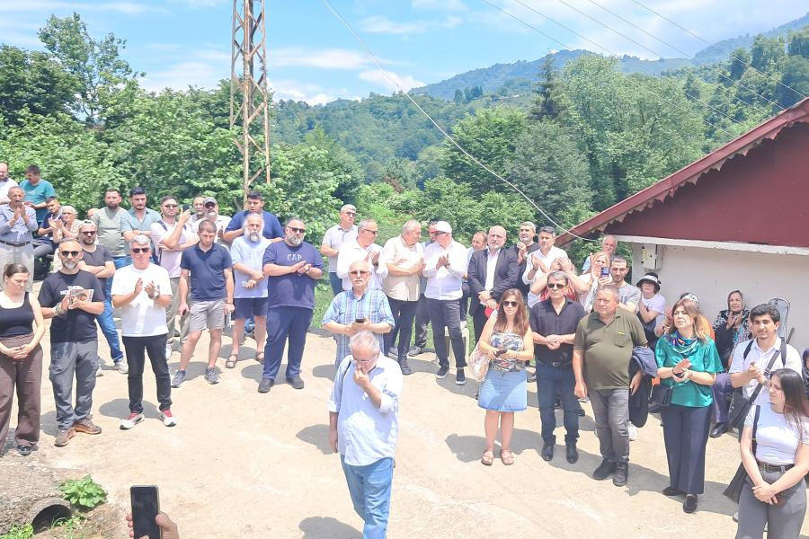 Kazım Koyuncu mezarı başında anıldı: Karadeniz'in asi sesiydi