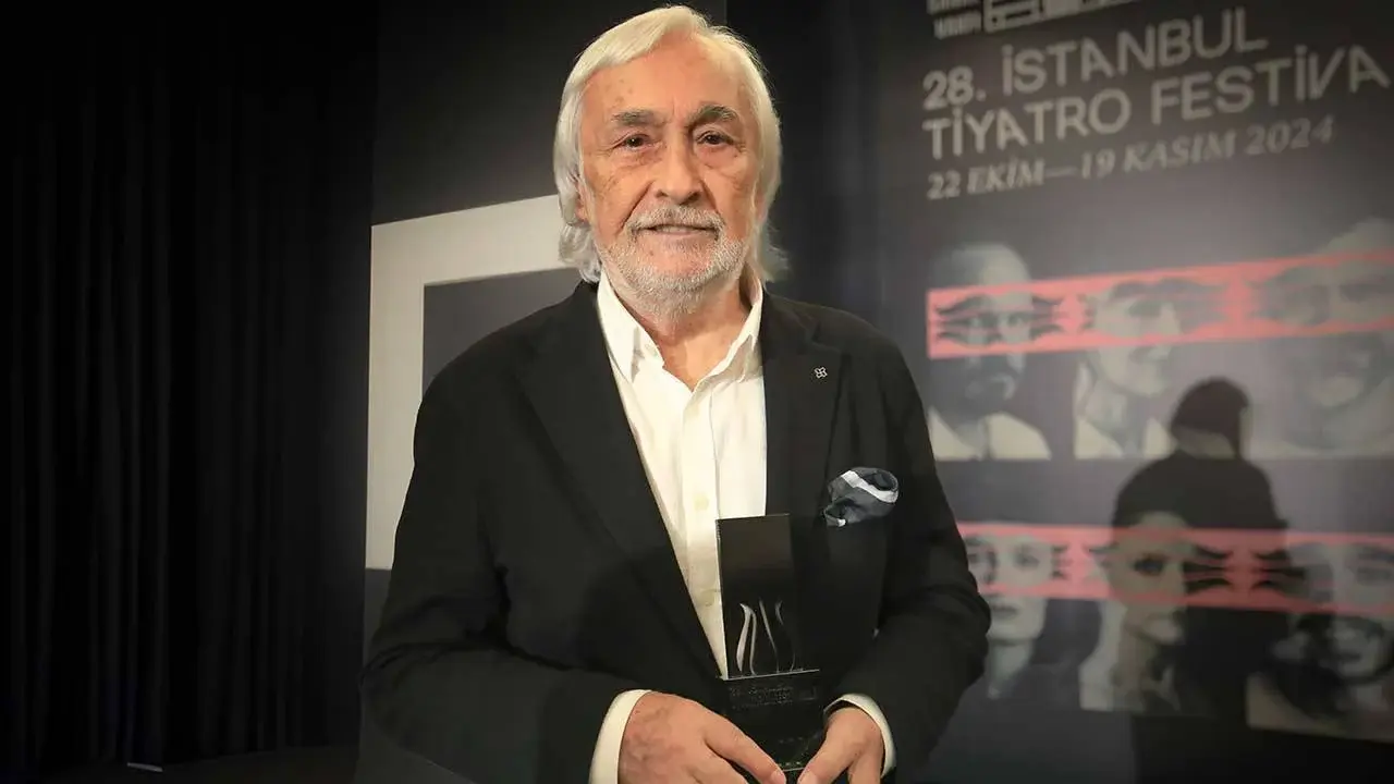 'Halkın bir kesimini alenen aşağılama' suçlamasıyla dava açılan Müjdat Gezen'e hapis cezası