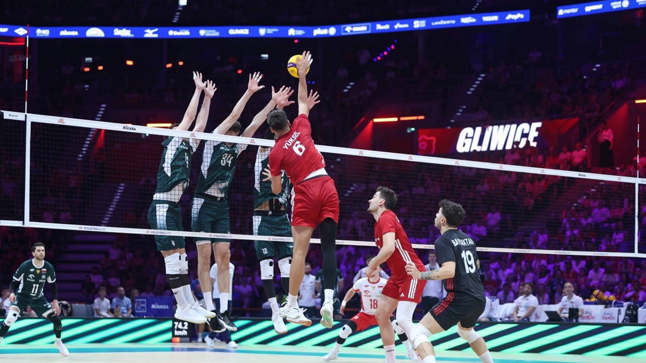 Filenin Efeleri, FIVB Milletler Ligi'nde Polonya'ya diş geçiremedi