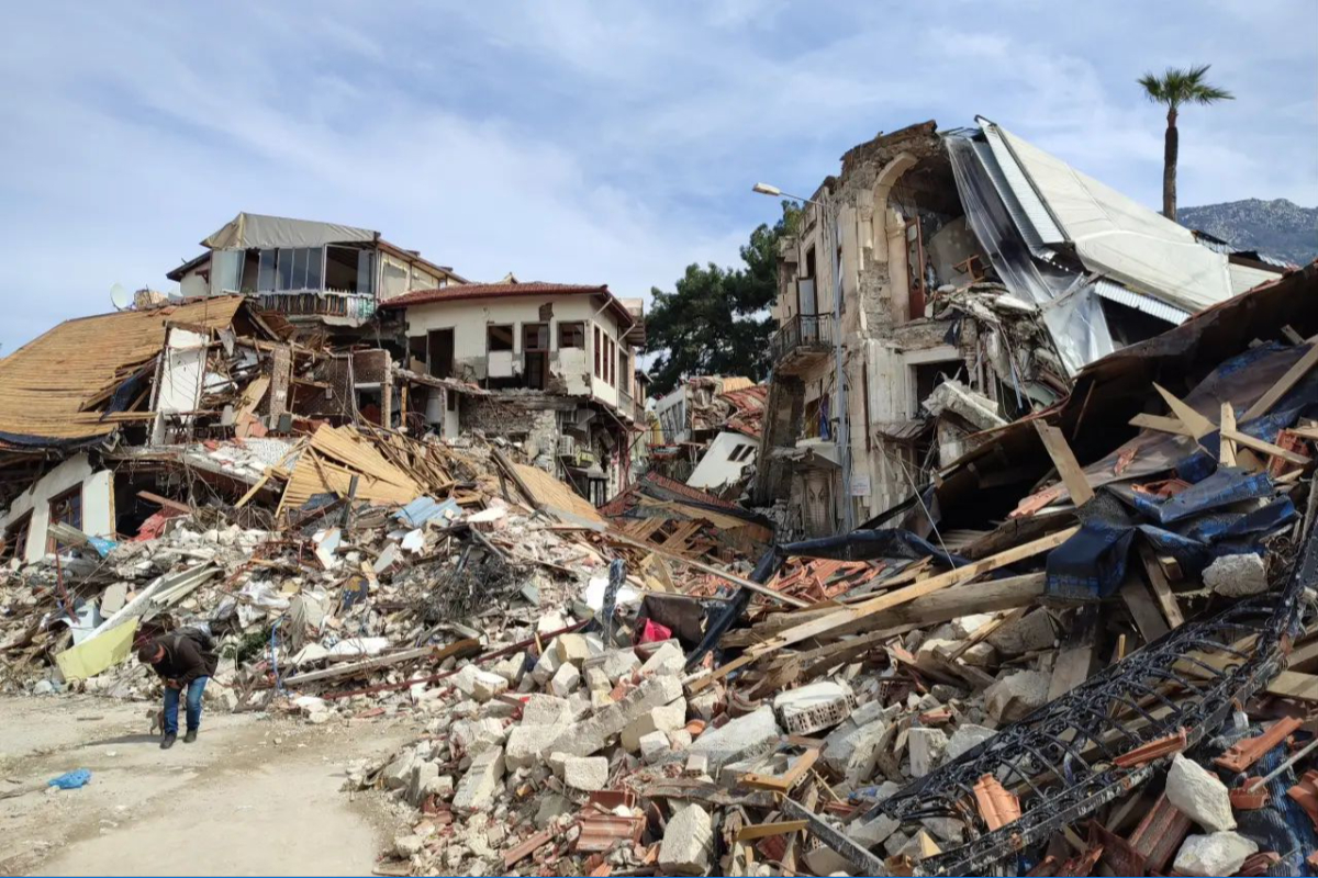 Deprem sanığına okul ihalesi: Milyonlarca dolarlık proje AKP'ye yakın müteahhide verildi