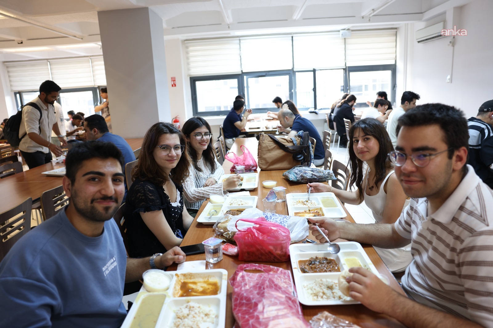 Çankaya Belediyesi'nin Gençlik Sofrası’ndan 297 bini aşkın öğün desteği