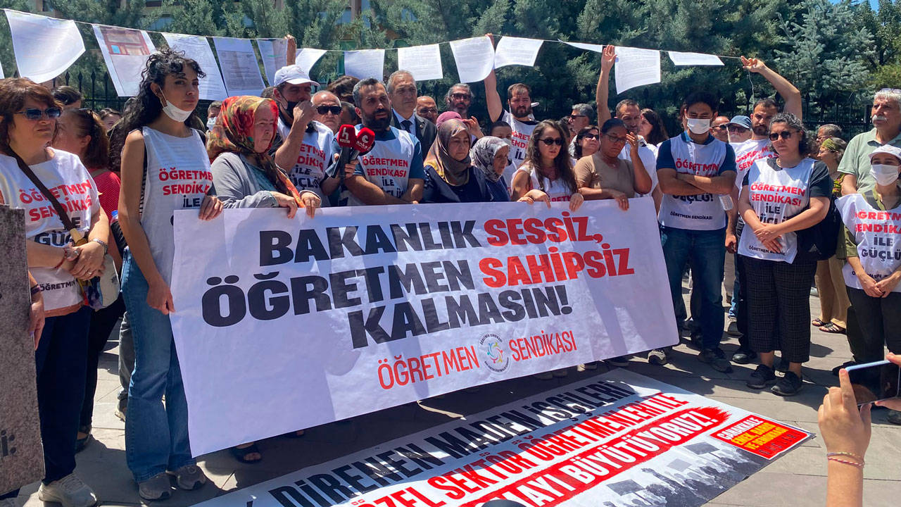 Açlık grevindeki öğretmenler MEB'e yürüdü: "Yusuf Tekin'in 'şikayet yok' demesi karikatürdür!"