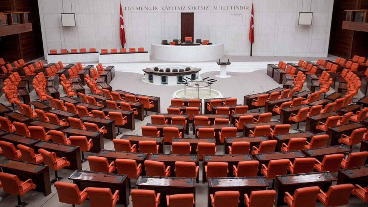 8'i CHP'li isimler: 10 milletvekiline ait dokunulmazlık dosyaları Meclis'te