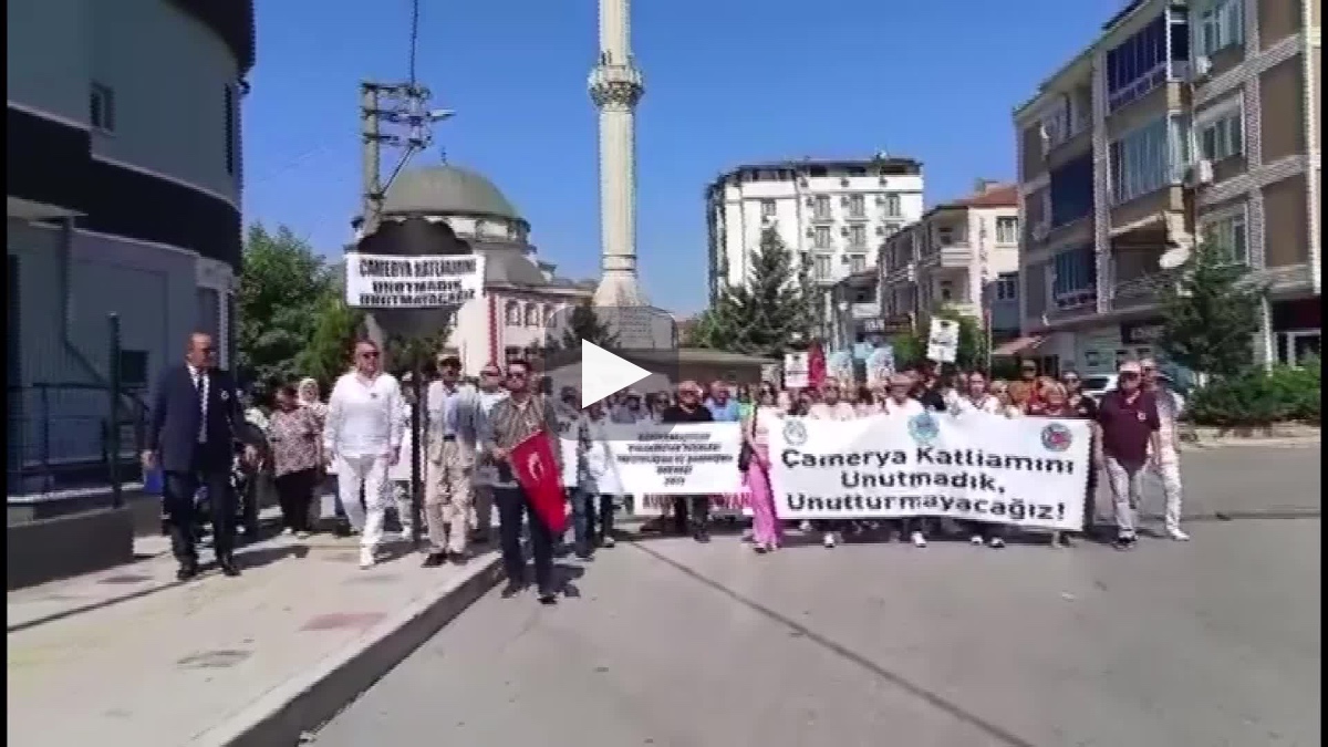 Edirne'de Yunanistan Konsolosluğu önüne Çamerya Arnavutları için siyah çelenk bırakıldı