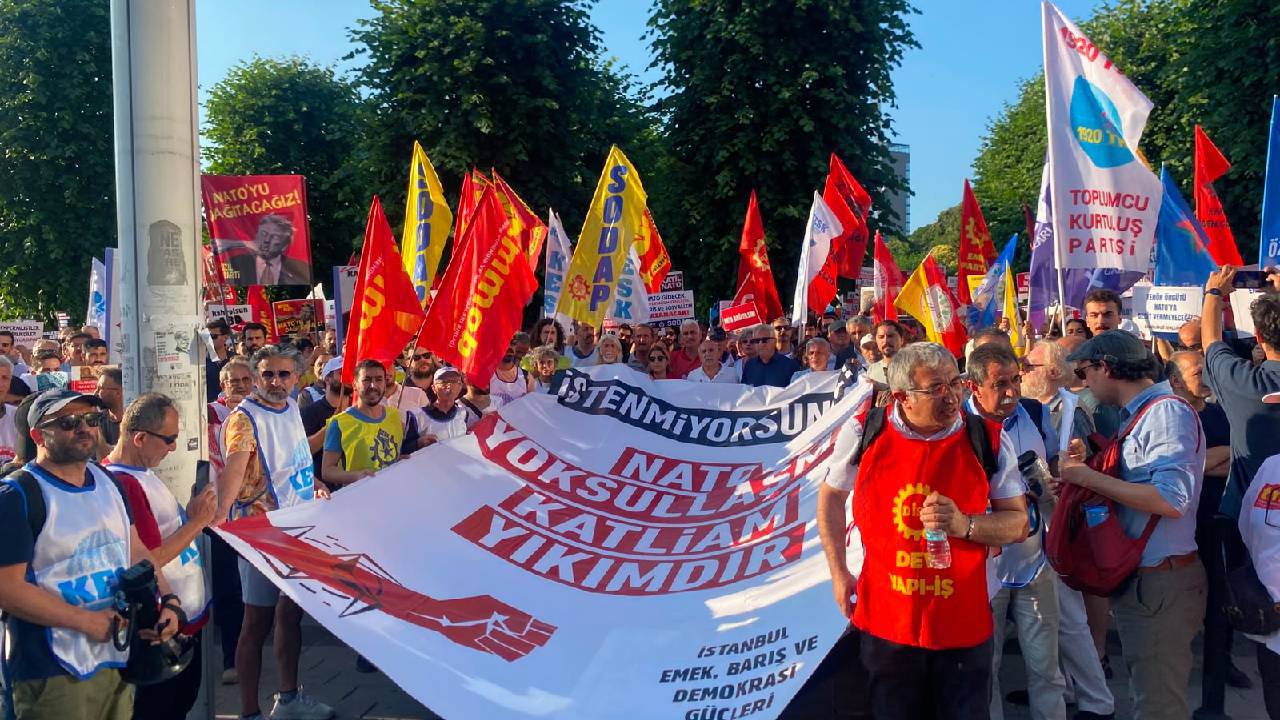 İstanbul'da NATO protestosu: Dolmabahçe'de “Katil NATO defol” sloganları atıldı