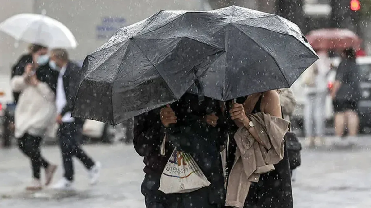 Meteoroloji'den gök gürültülü sağanak ve sıcaklık uyarısı: İstanbul dahil 20 ilde yağış bekleniyor