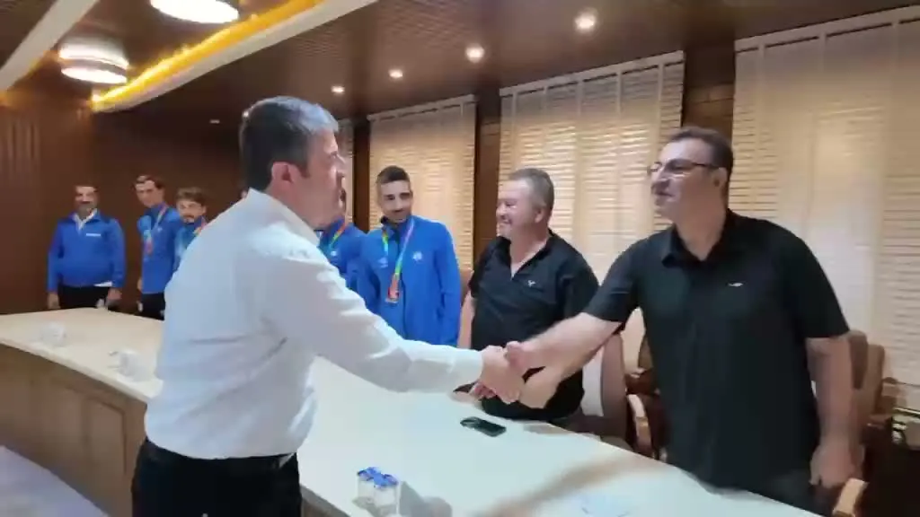 Adıyaman Belediyesi İşitme Engelliler Futbol Takımı’ndan Başkan Tutdere’ye ziyaret