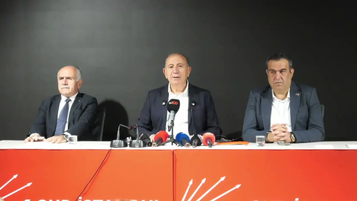 Gürsel Tekin'den Özgür Çelik'e: "Sen geçmiş dönemde o partiden bu partiye dolaşırken ben meydanlardaydım"