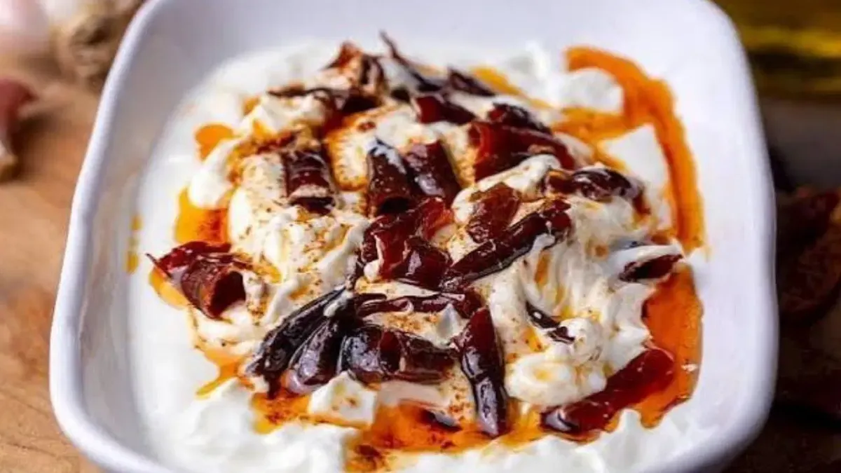 Yoğurt ve acı biberin mükemmel uyumu: Atom meze tarifi
