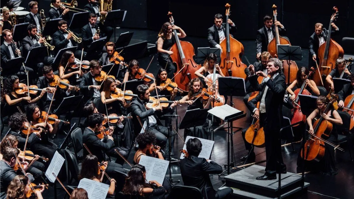 Gençlerden 'Müziğin Sihri' temalı 10 konserlik özel kutlama