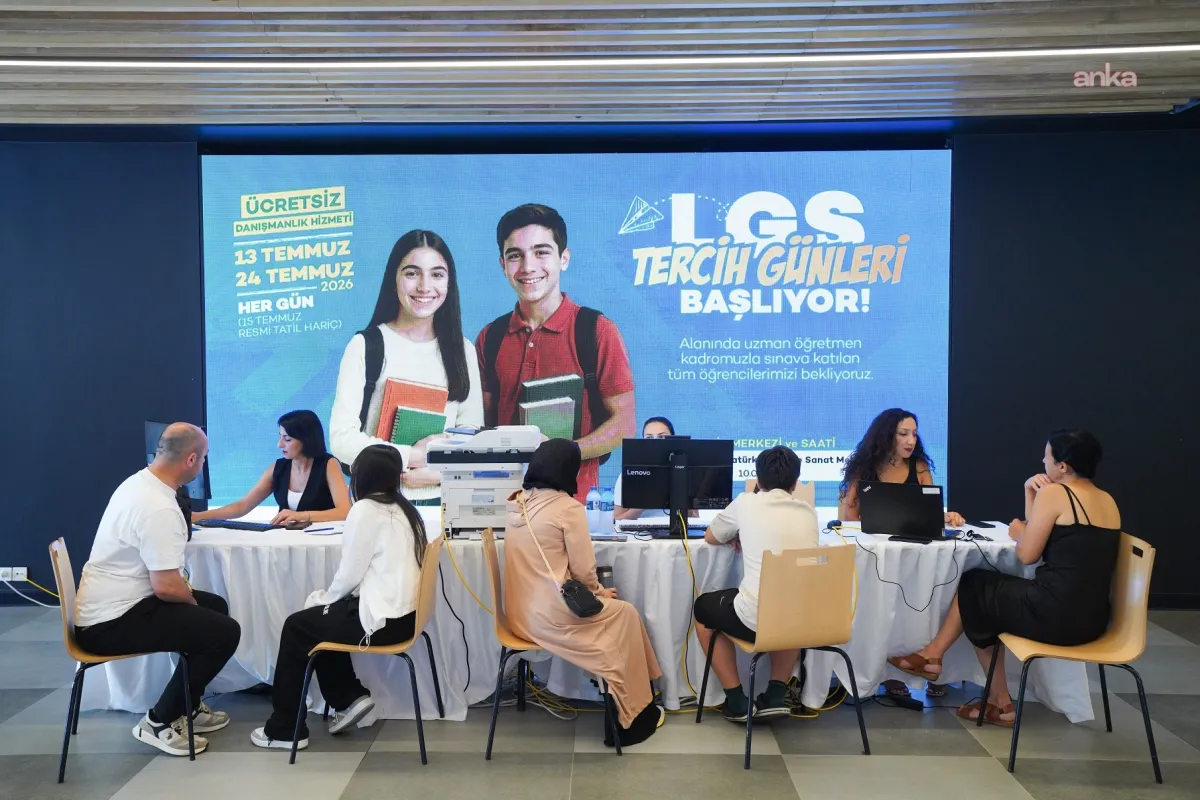 Beylikdüzü Belediyesi'nden "LGS Tercih Günleri" ile öğrencilere destek