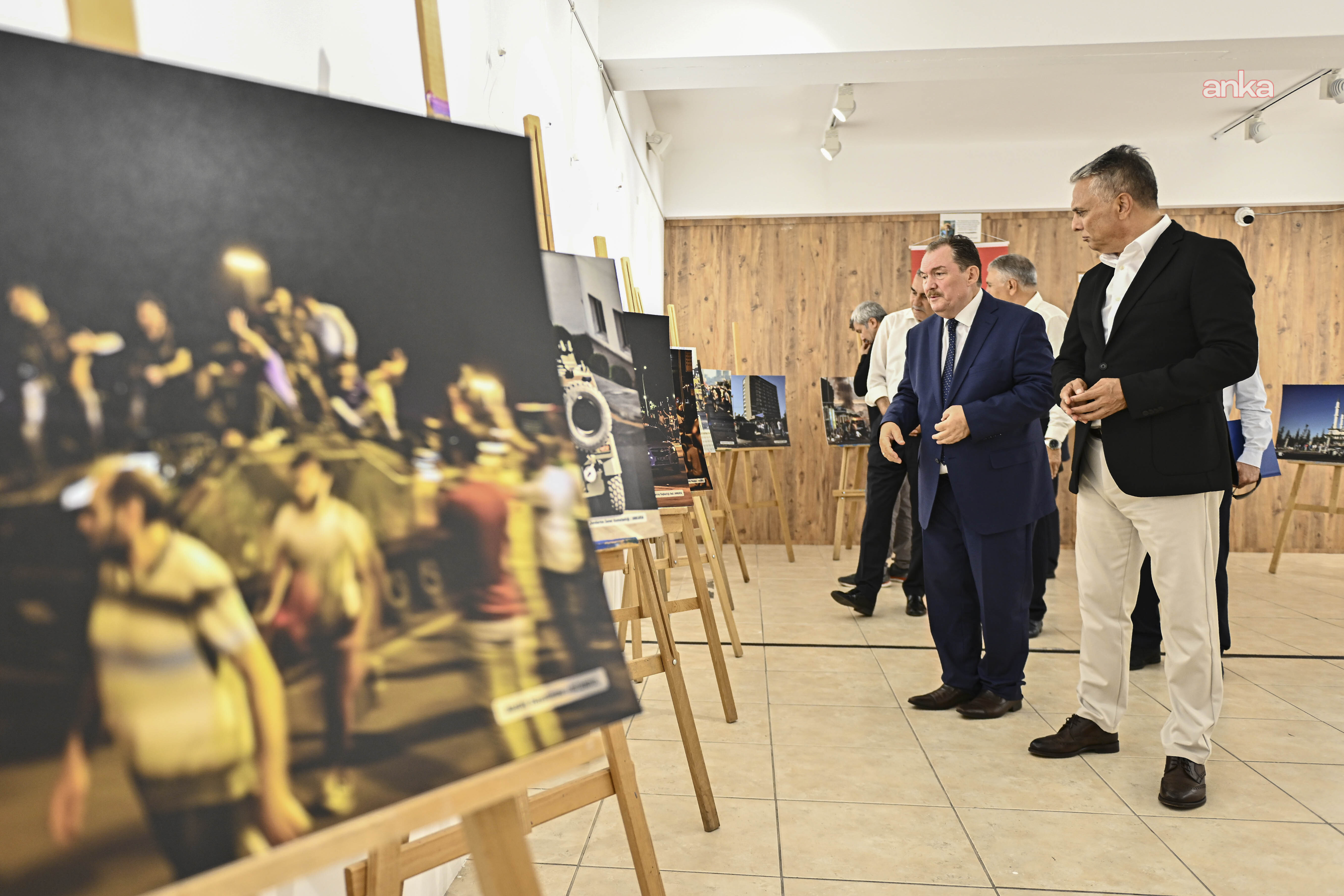 Muratpaşa'da 15 Temmuz fotoğraf sergisi ziyarete açıldı