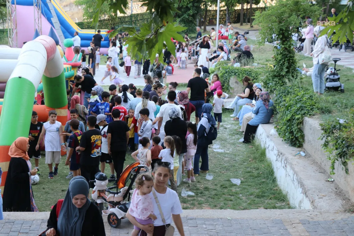 Manisa Büyükşehir Belediyesi'nden Gördes'te çocuklara özel şenlik