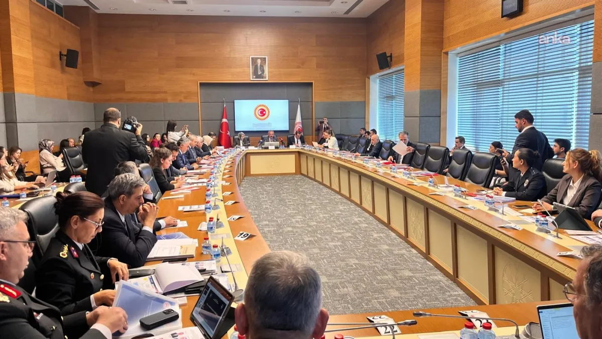 TBMM'de okul saldırılarının ve dijital risklerin araştırıldığı komisyonda MEB ile İçişleri Bakanlığı yetkilileri sunum yaptı