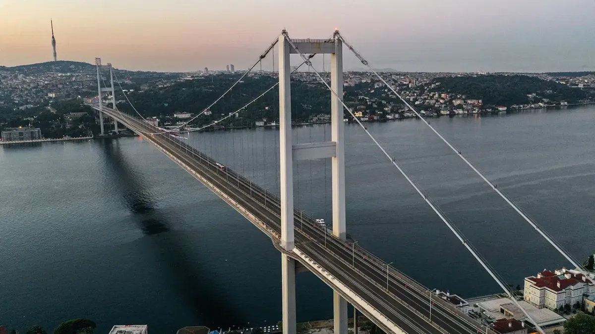 15 Temmuz Şehitler Köprüsü trafiğe açıldı: Metrobüs seferleri normale döndü