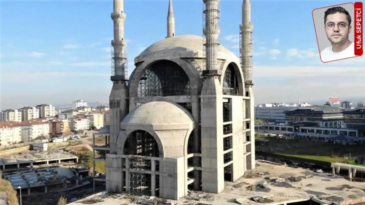 Ümraniye'de cami yatırımı tartışması: Büyük Cami bitmedi, dört yeni proje gündemde
