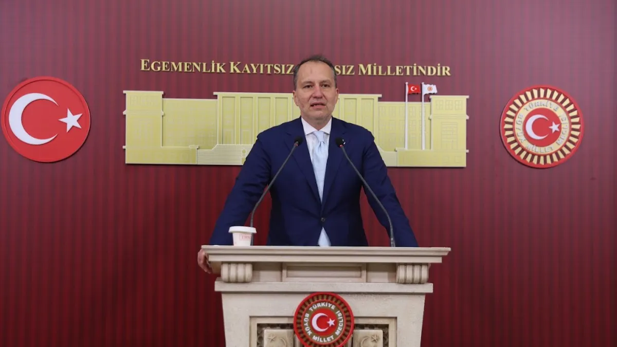 Fatih Erbakan: "Türkiye, NATO Zirvesi'nde ev sahibi olarak oturduğu masadan garson olarak kalktı"