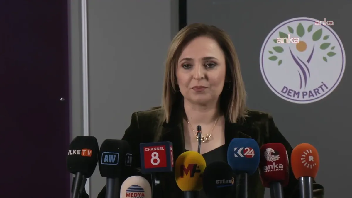 DEM Partililerden süreçle ilgili bilgilendirme toplantısı... Ayşegül Doğan: Yasanın kapsamı konusunda yeni istişarelerde bulunduk