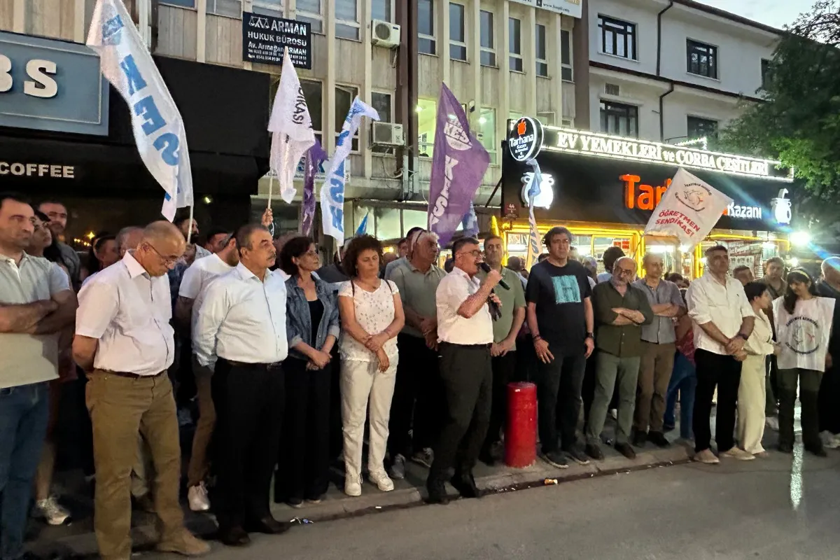 KESK’ten, KHK nöbetindeki gözaltılara tepki: "Arkadaşlarımız serbest kalana kadar nöbetteyiz"