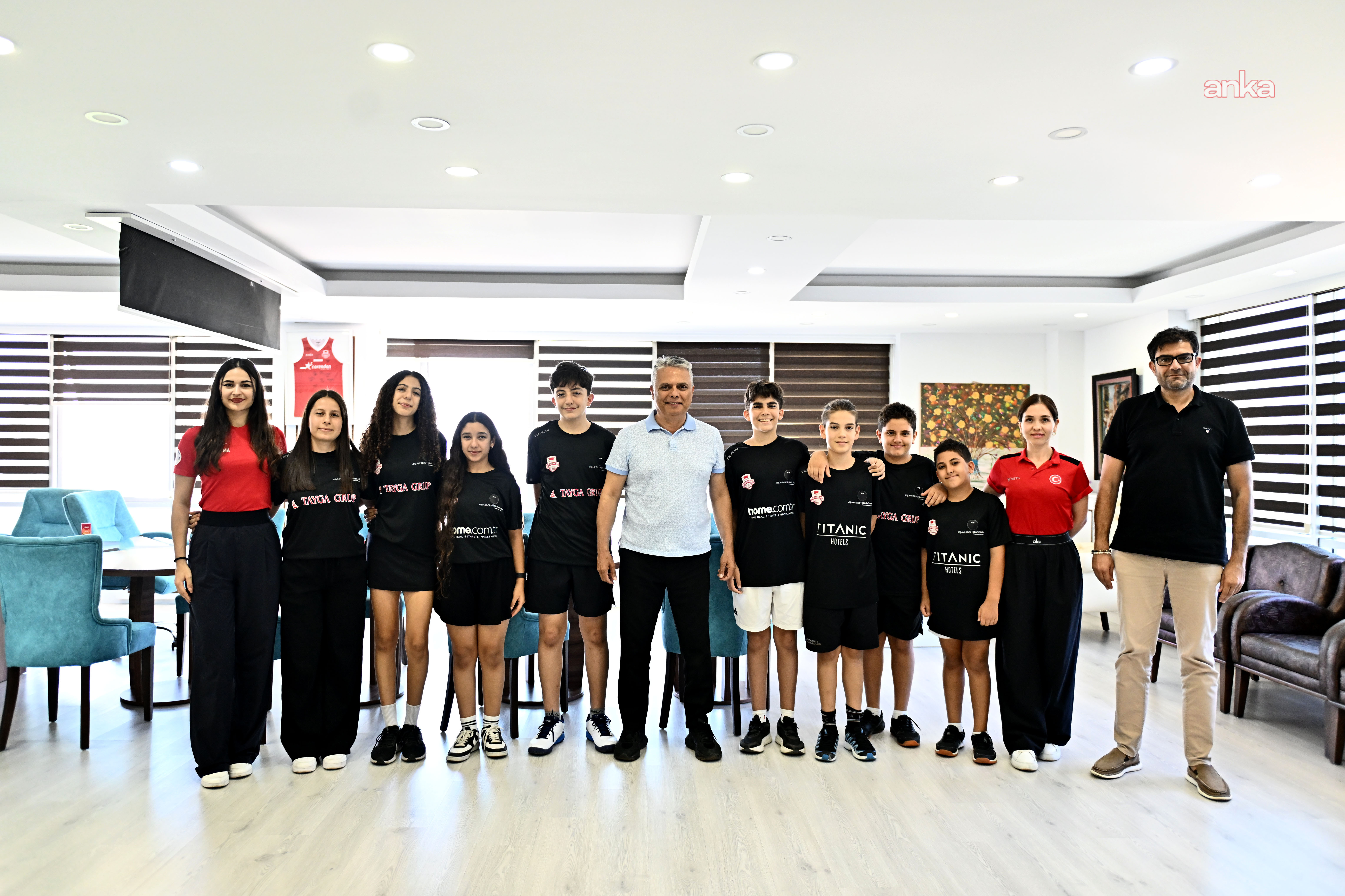 Muratpaşa Belediye Başkanı Uysal, Belediyespor Squash Takımı sporcularını ağırladı