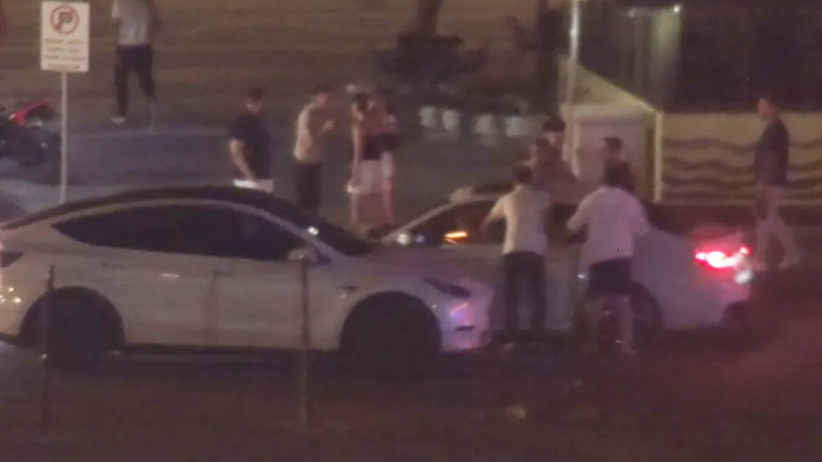 Silivri'de gece kulübü çıkışı kadınlar arasında kavga: Tekme ve tokatlar havada uçuştu!