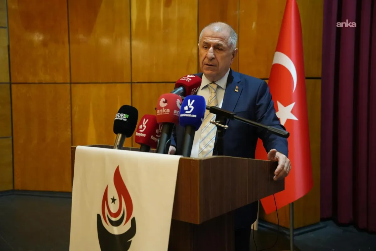 Ümit Özdağ, Rize’de konferansa katıldı