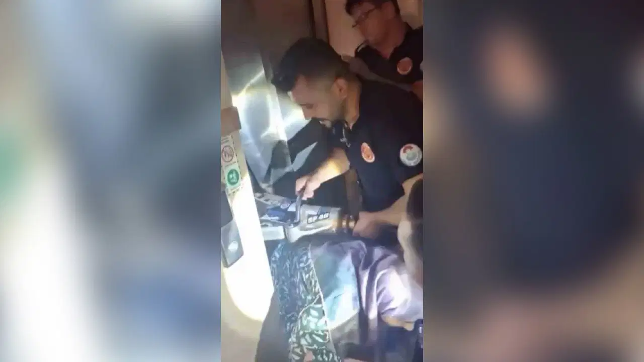 Yalova'da arızalanan asansörde mahsur kalan 9 kişi kurtarıldı