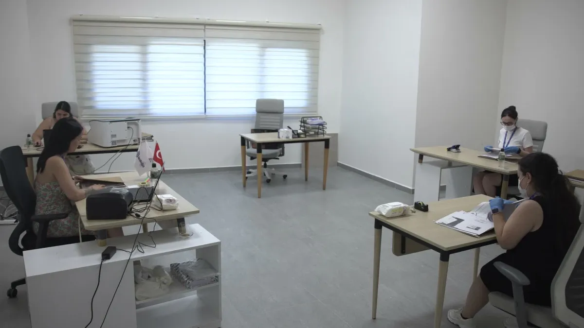 İzmir’de raflar boşalıyor, belgeler dijitale taşınıyor