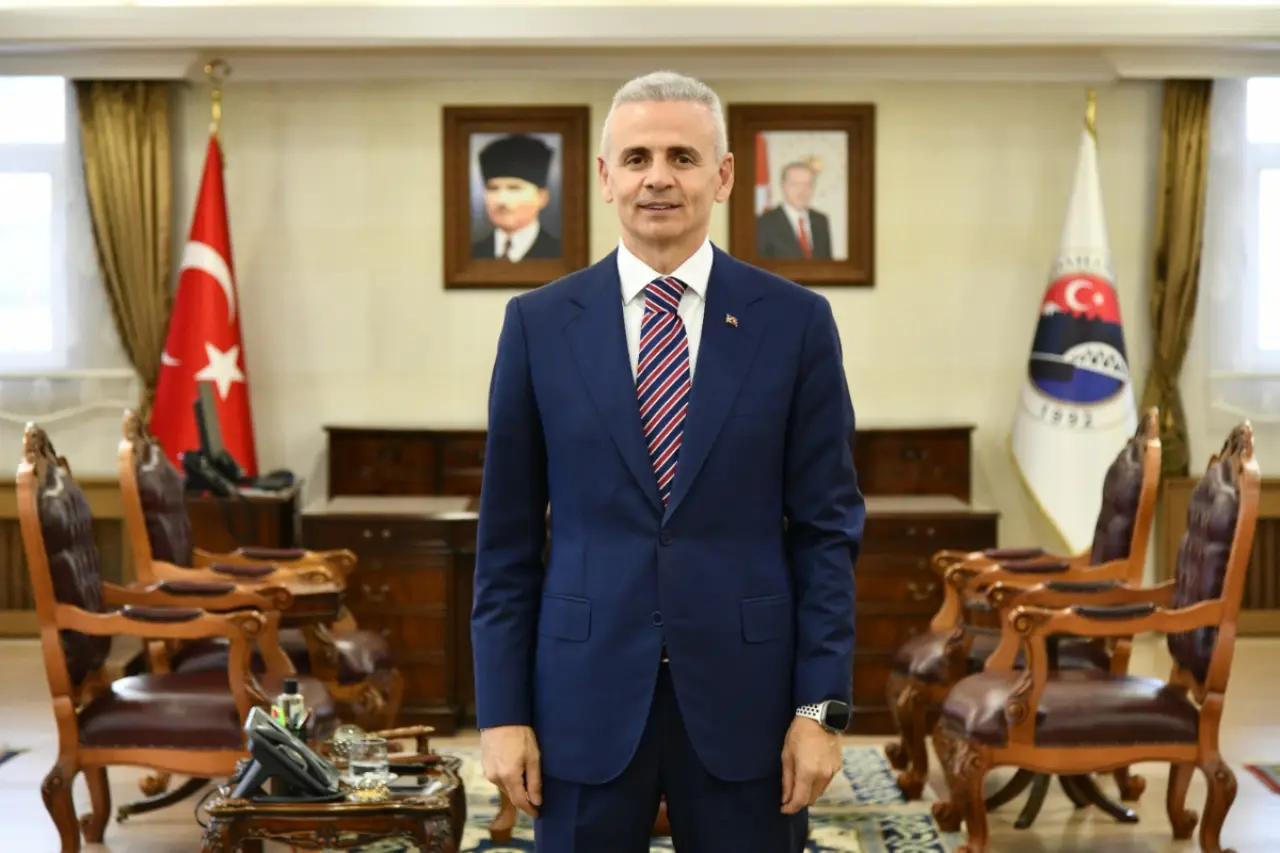 Valiyi spor kıyafeti yüzünden hedef alan CHP’li vekile partisinden tepki
