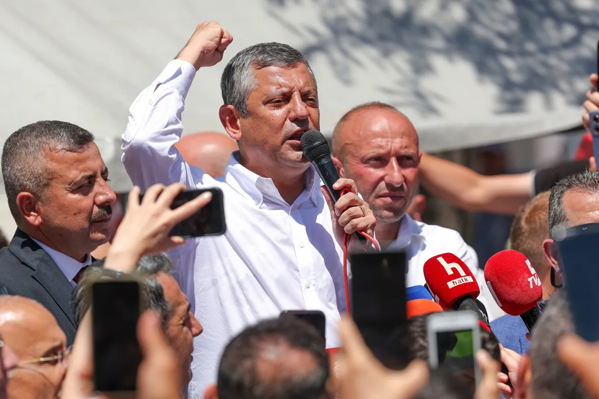 Özgür Özel cephesinden 'Yeni Parti' hesabı açıklaması