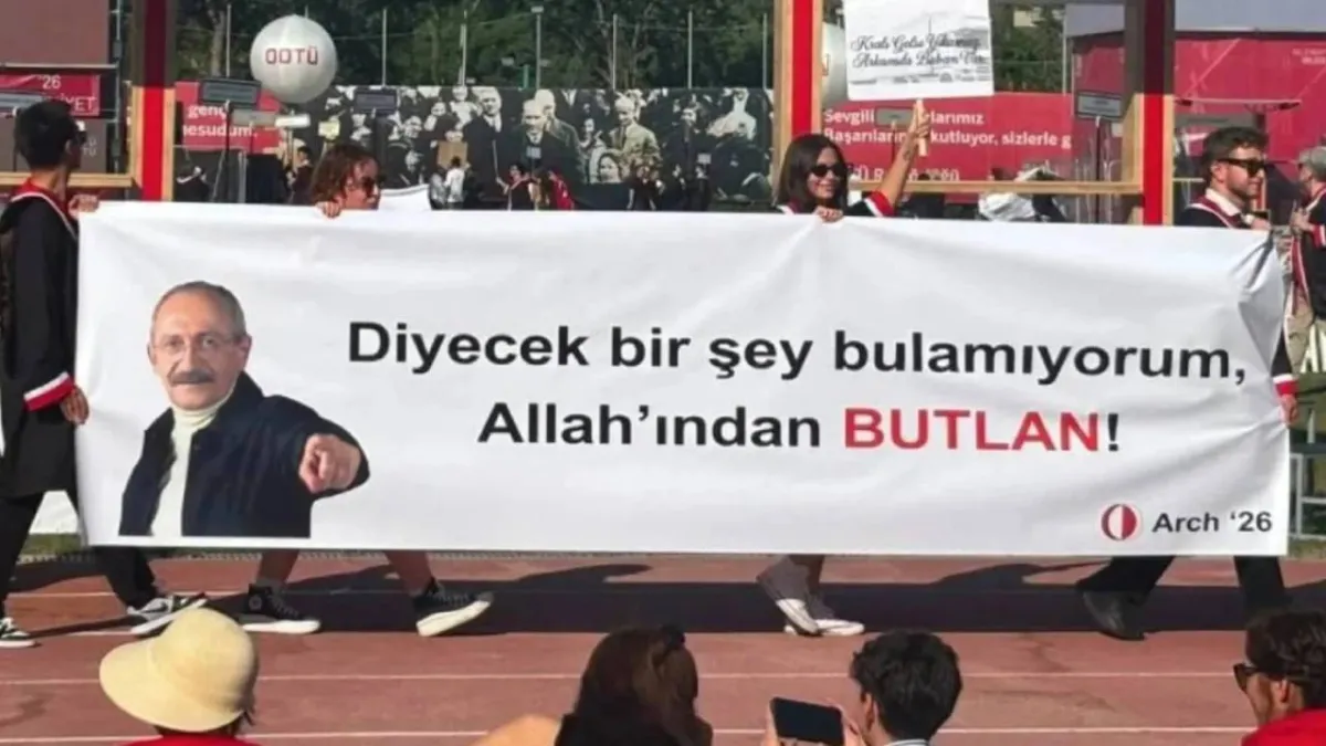 ODTÜ mezuniyetine Kılıçdaroğlu ve 'mutlak butlan' temalı pankartlar damga vurdu