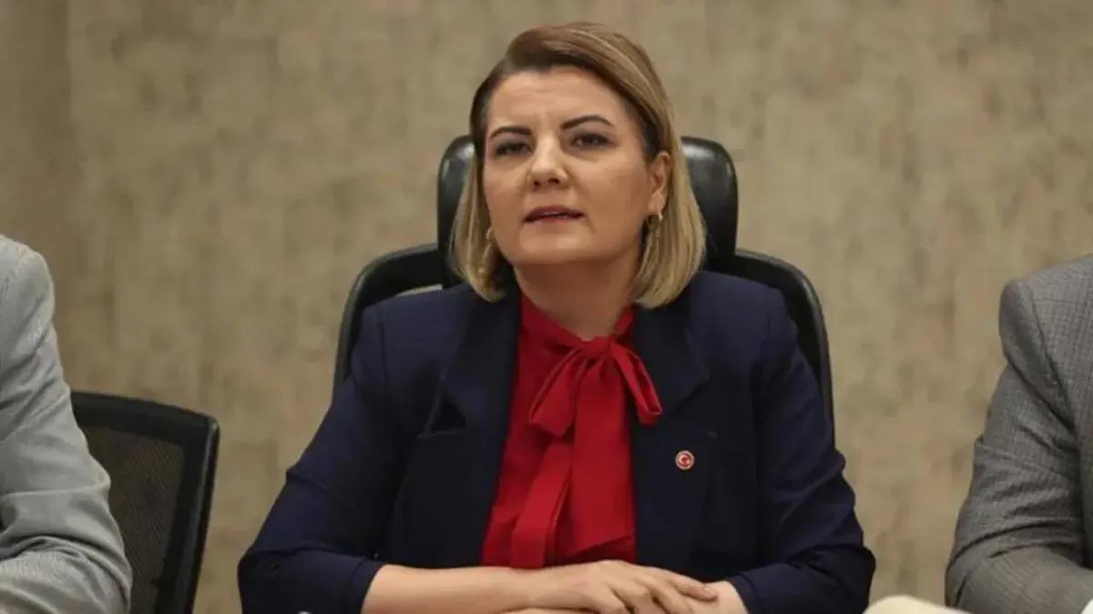 Fatma Kaplan Hürriyet Kimdir? Gözaltına Alınan İzmit Belediye Başkanı Fatma Kaplan Hürriyet'in Hayatı ve Kariyeri