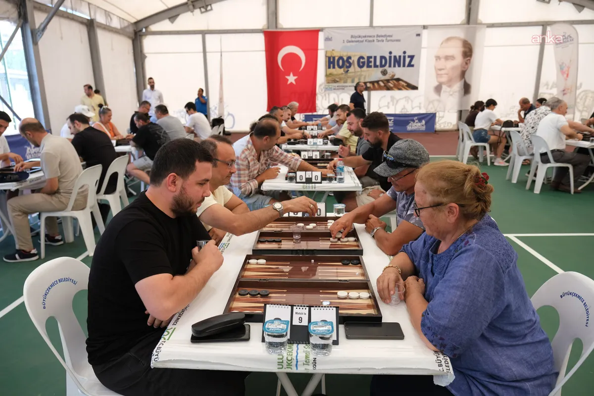 Tavla tutkunları, Büyükçekmece’de 3. Geleneksel Klasik Tavla Turnuvası’nda buluştu