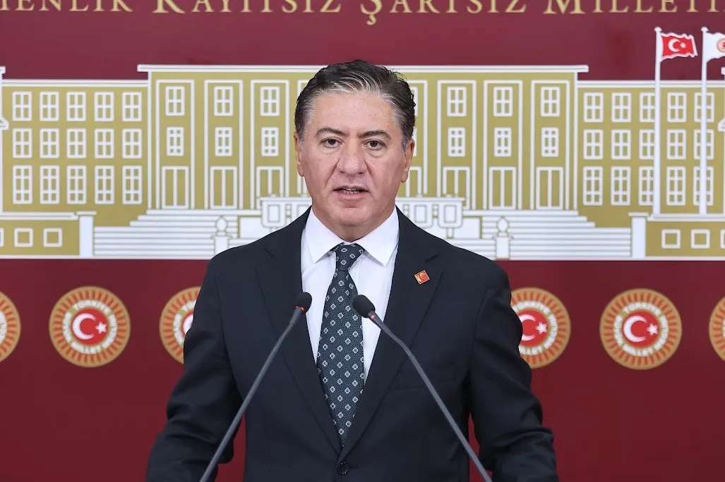 CHP'li Murat Emir Yargıtaya tepki gösterdi, 'Yeni Parti' için yarını işaret etti