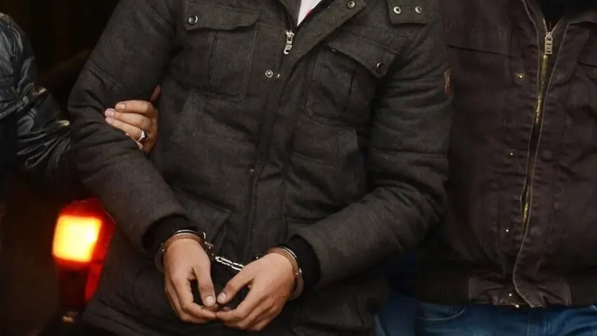 Interpol'ün aradığı İranlı, eşiyle Muğla'da yakalandı: Türkiye'ye giriş yasağı var