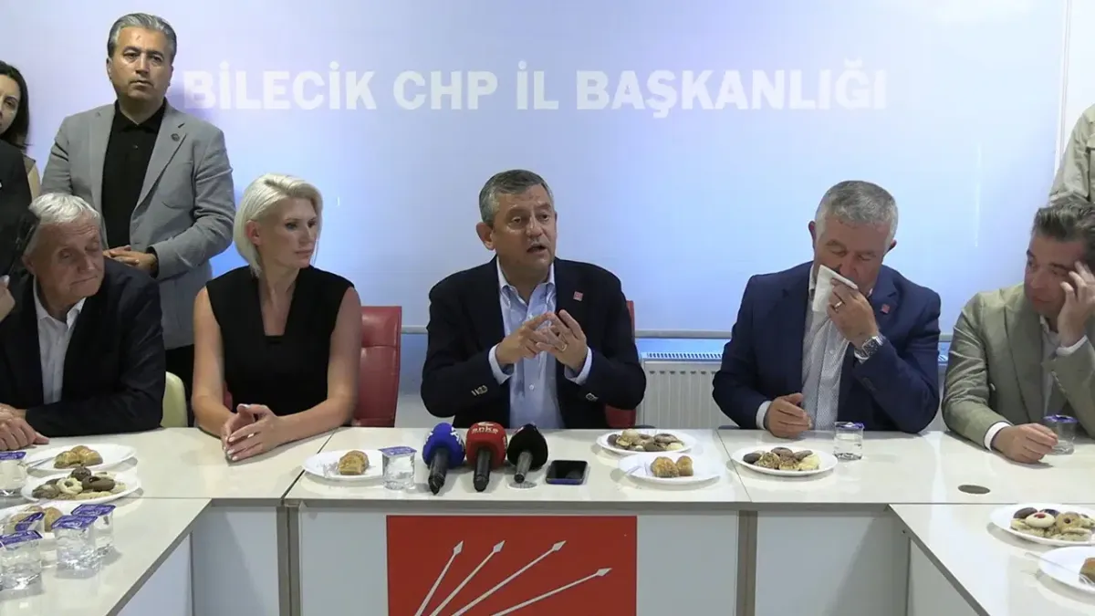 Özgür Özel'den 'çağrı heyeti' mesajı... İsim önerdi: '40 gün içinde bu kurultayın yapılmasını istiyoruz'