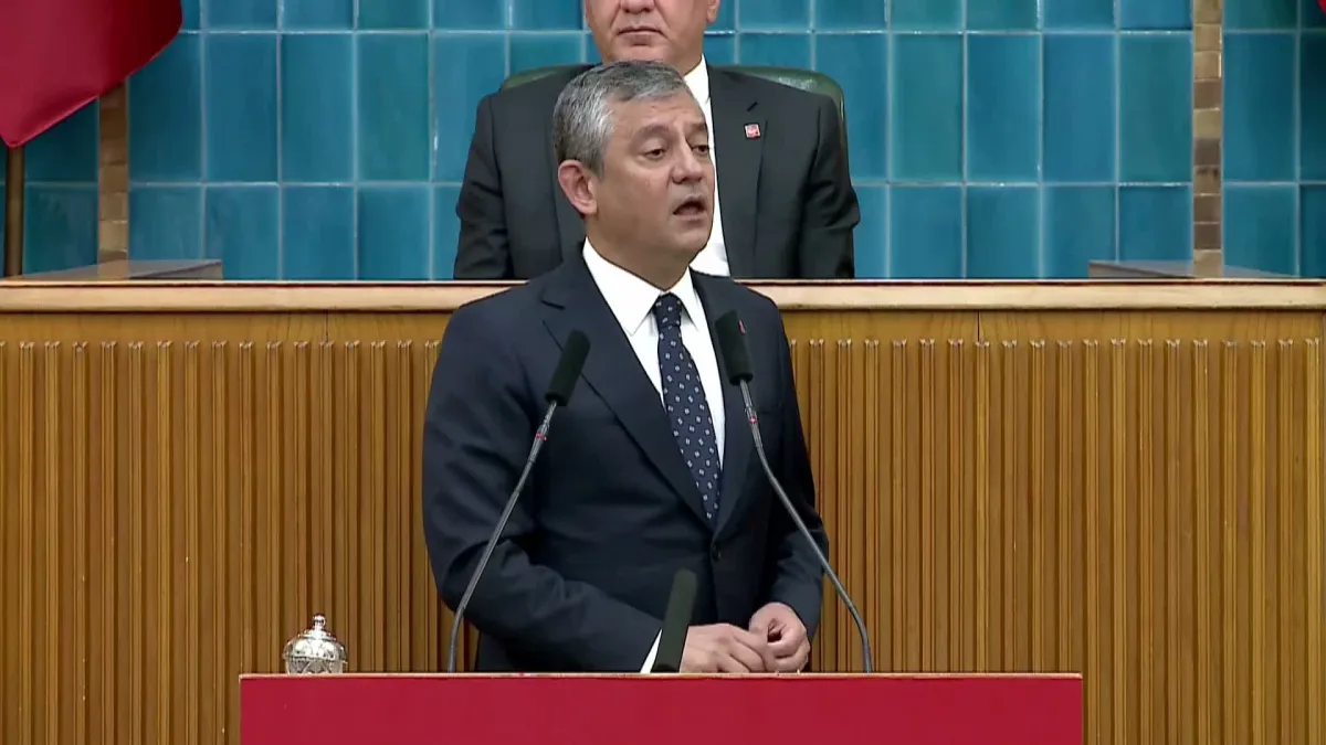 CHP Grup Toplantısı... Özgür Özel: "Partinin adaysızlaştırılma, kurumsuzlaştırılma ve lidersizleştirilme sürecinin düğmesine Recep Tayyip Erdoğan tarafından basıldı"