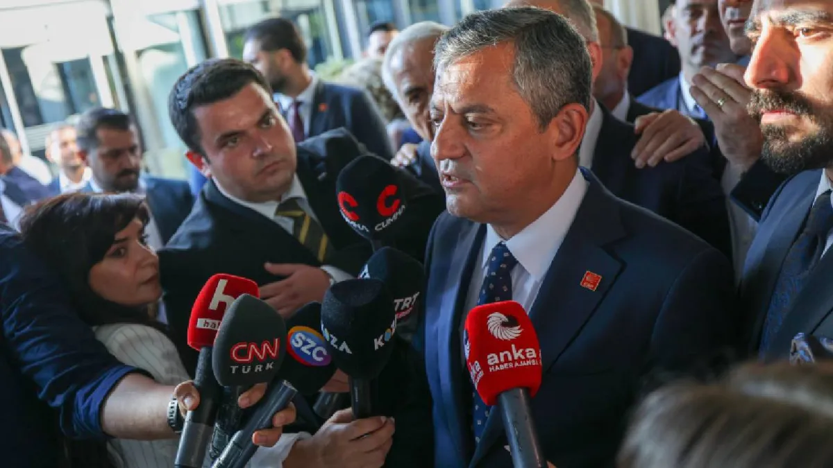 Özgür Özel gazetecilerin sorularını yanıtladı: İktidara yürümek üzere illerimize dağılıyoruz
