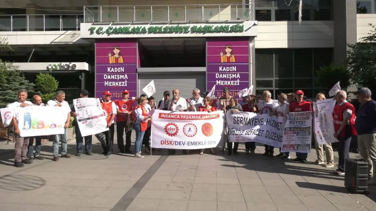 Ankara'da emekliler sokakta: En düşük emekli maaşı asgari ücret seviyesine yükseltilmelidir