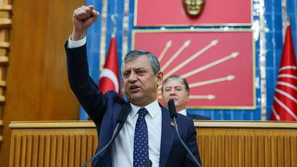 Özgür Özel announced the new party
