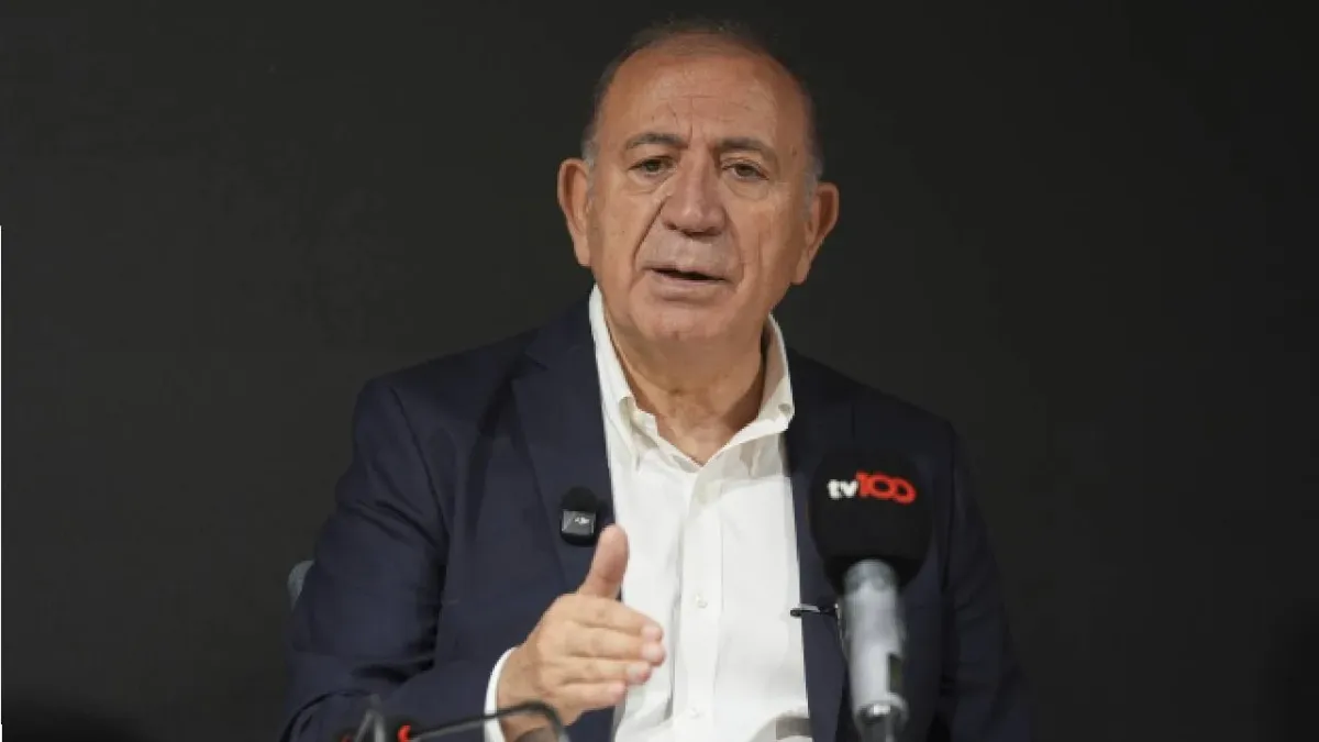 Mahkemenin CHP İstanbul'un başına yerleştirdiği Gürsel Tekin 7 seçilmiş ilçe başkanını görevden aldı